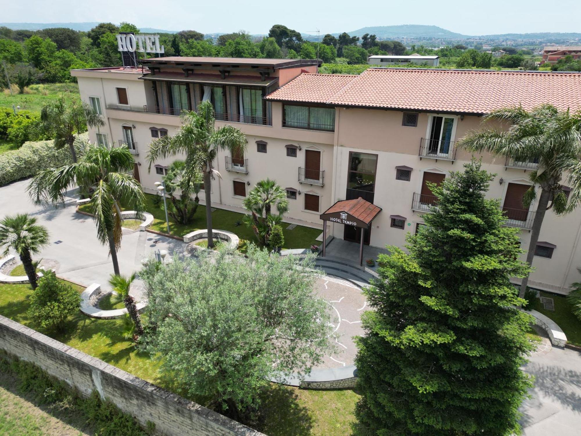 לאגו פטרייה Hotel Tempio מראה חיצוני תמונה
